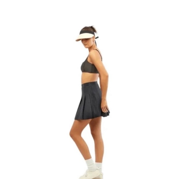 We wore what pleated tennis skort - Picture 3 of 9